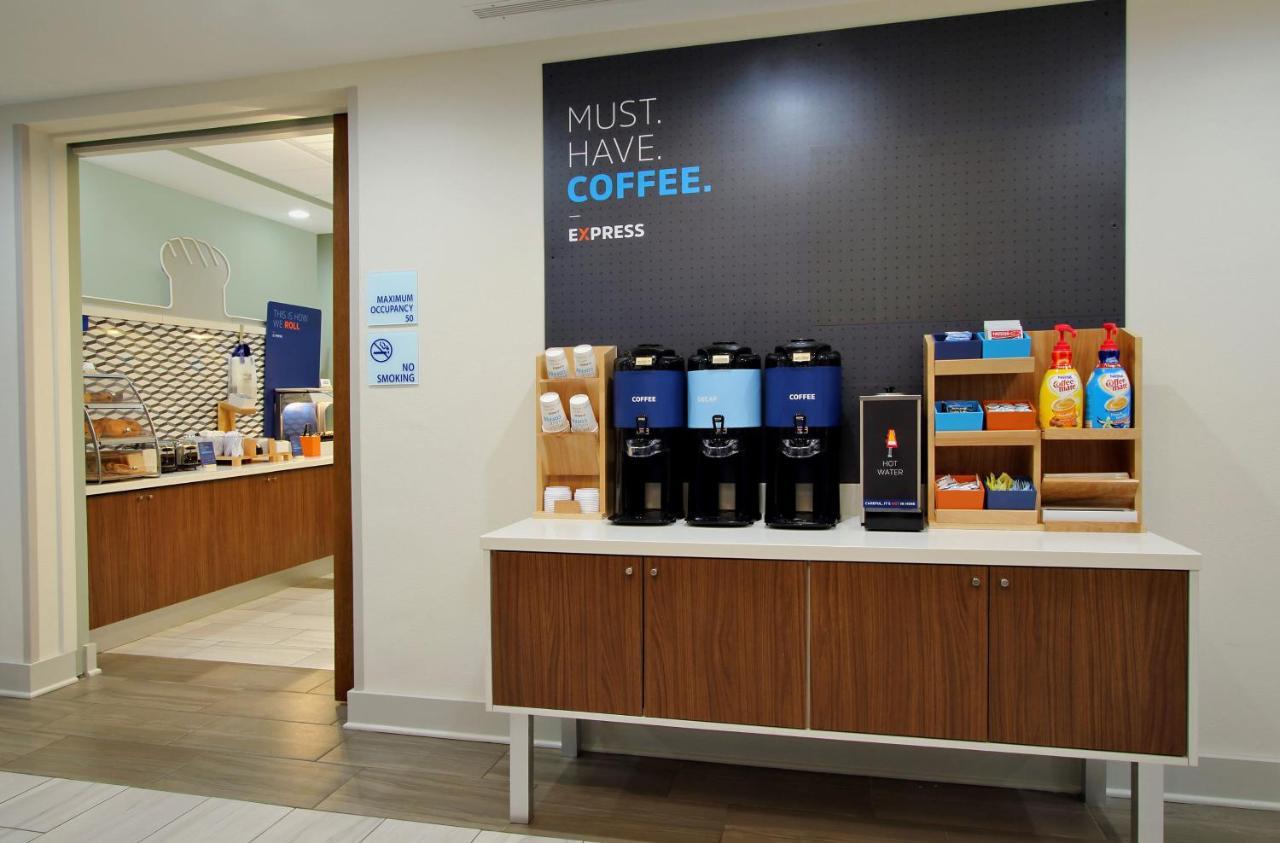 Holiday Inn Express Hotel & Suites Pensacola-West Navy Base By Ihg Beach Haven Exteriör bild