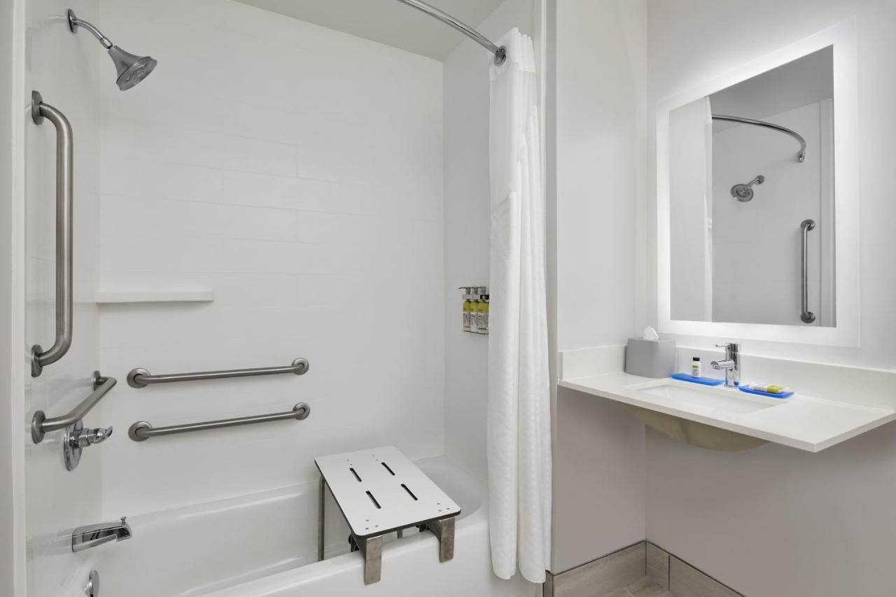 Holiday Inn Express Hotel & Suites Pensacola-West Navy Base By Ihg Beach Haven Exteriör bild